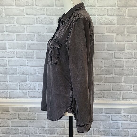 American Eagle Chambray Boyfriend Fit Button Up Shirt Womens Small Casual NEW - Picture 3 of 8